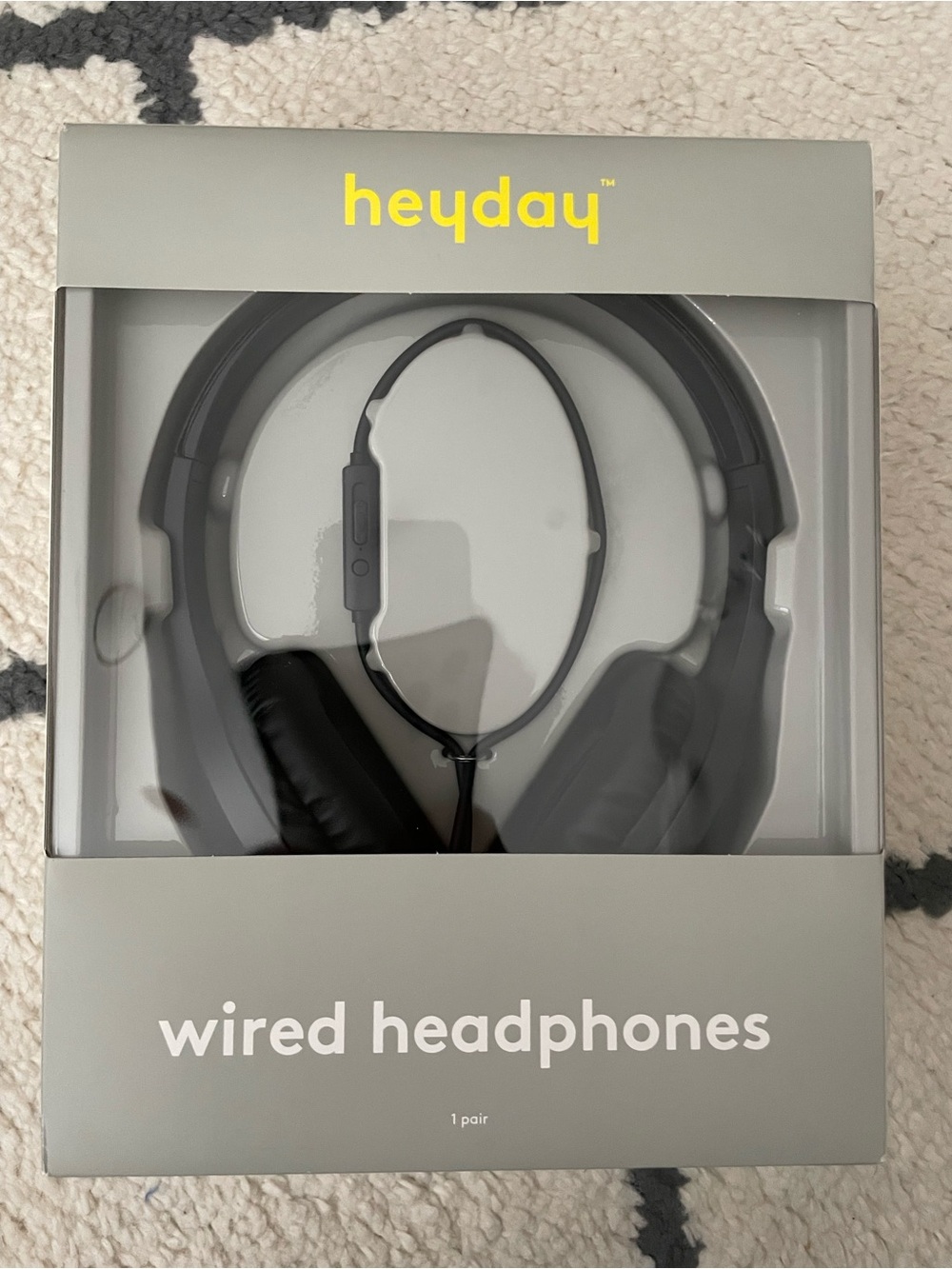 Heyday Wired Over-Ear Headphones with 4” cable Black Sealed New